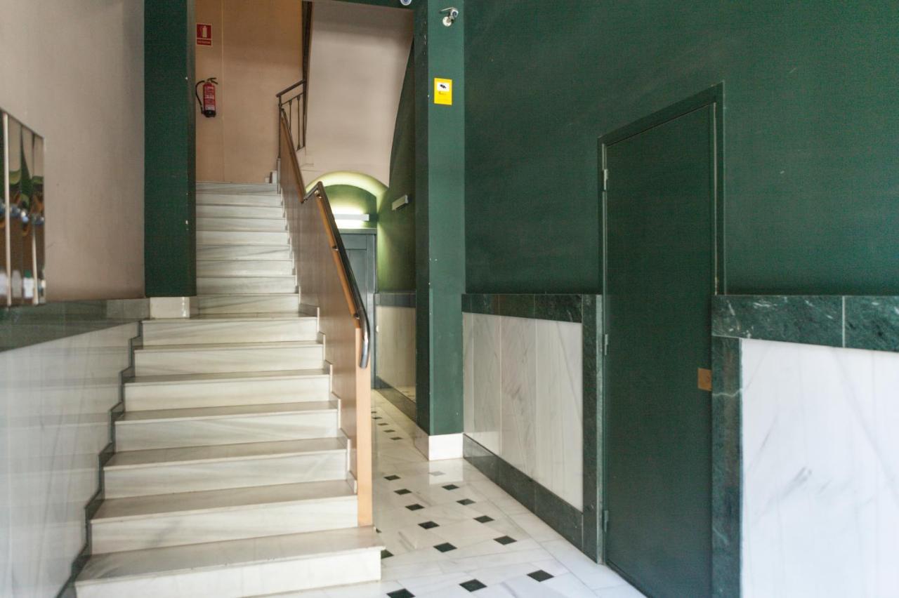 Plaza Catalunya City Center Apartments Barcelona Bagian luar foto